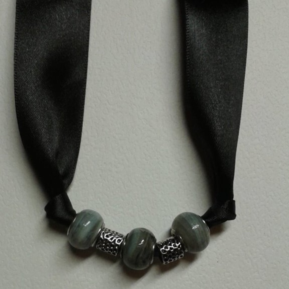 Ribbon Necklace